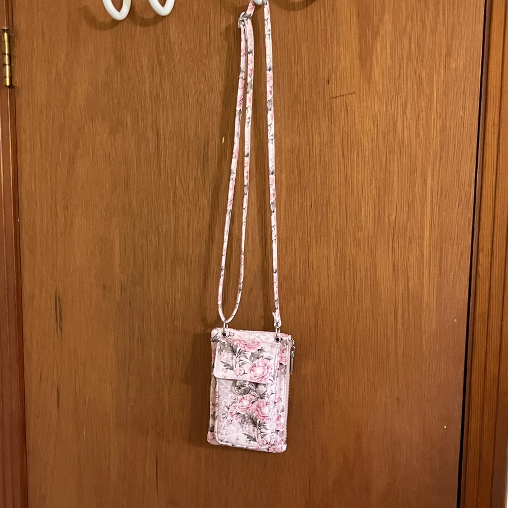 Elegant Floral Crossbody Bag in Pink